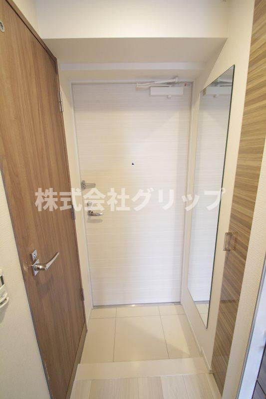 横浜市神奈川区大口仲町の賃貸マンションの玄関