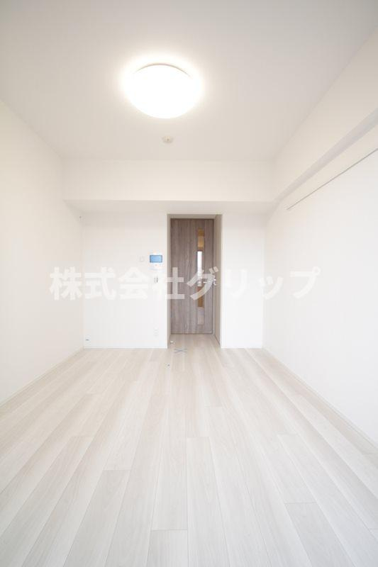 横浜市神奈川区大口仲町の賃貸マンションの居間・リビング