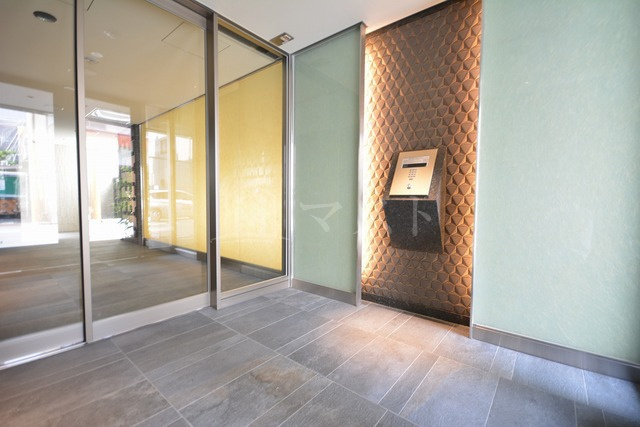 大阪市西区本田２丁目の賃貸マンションのロビー