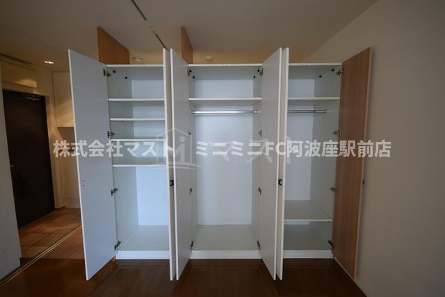 大阪市西区北堀江３丁目の賃貸マンションの収納