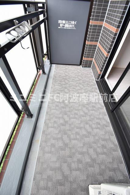 大阪市西区靱本町２丁目の賃貸マンションのバルコニー