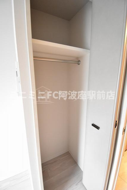 大阪市西区靱本町２丁目の賃貸マンションの収納