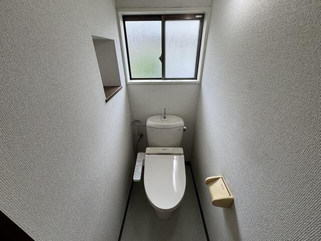 平島貸家のトイレ