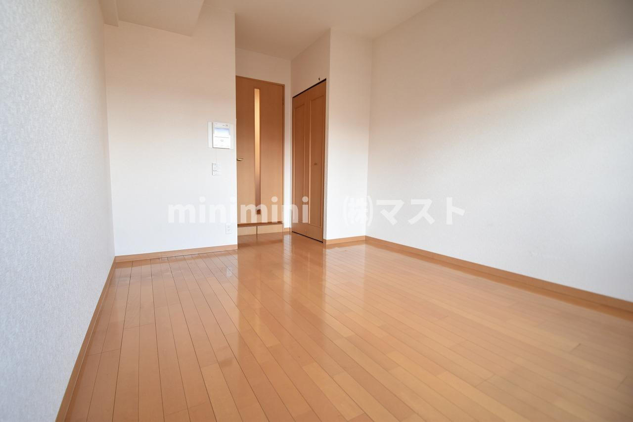 大阪市中央区上本町西２丁目の賃貸マンションの居間・リビング