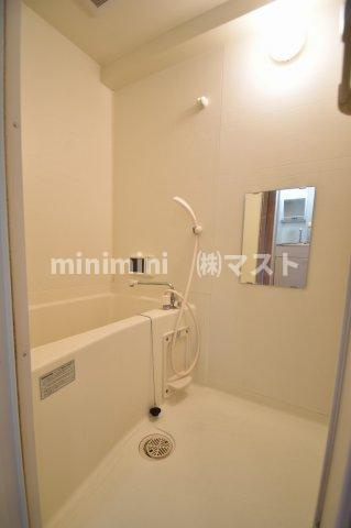 大阪市中央区上本町西２丁目の賃貸マンションの浴室