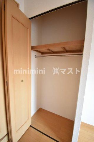 大阪市中央区上本町西２丁目の賃貸マンションの収納