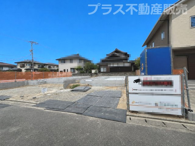 【外観】 | 福岡市西区泉3丁目　2号棟（全2棟）【仲介手数料無料・0円】 | 現地写真。プラス不動産販売なら、現場の全ての棟をまとめてご見学頂けます。