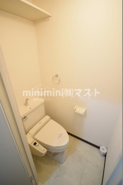 大阪市中央区内本町１丁目の賃貸マンションのトイレ
