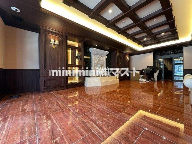 大阪市中央区本町橋の賃貸マンションのロビー