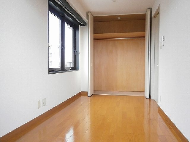 友泉巣鴨ビルの寝室