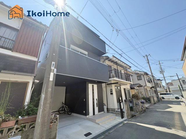 明石市東藤江2丁目　中古戸建の玄関|●年中無休：当日予約可●弊社独自の「自己資金0円プラン」もあります。ご相談承ります！
