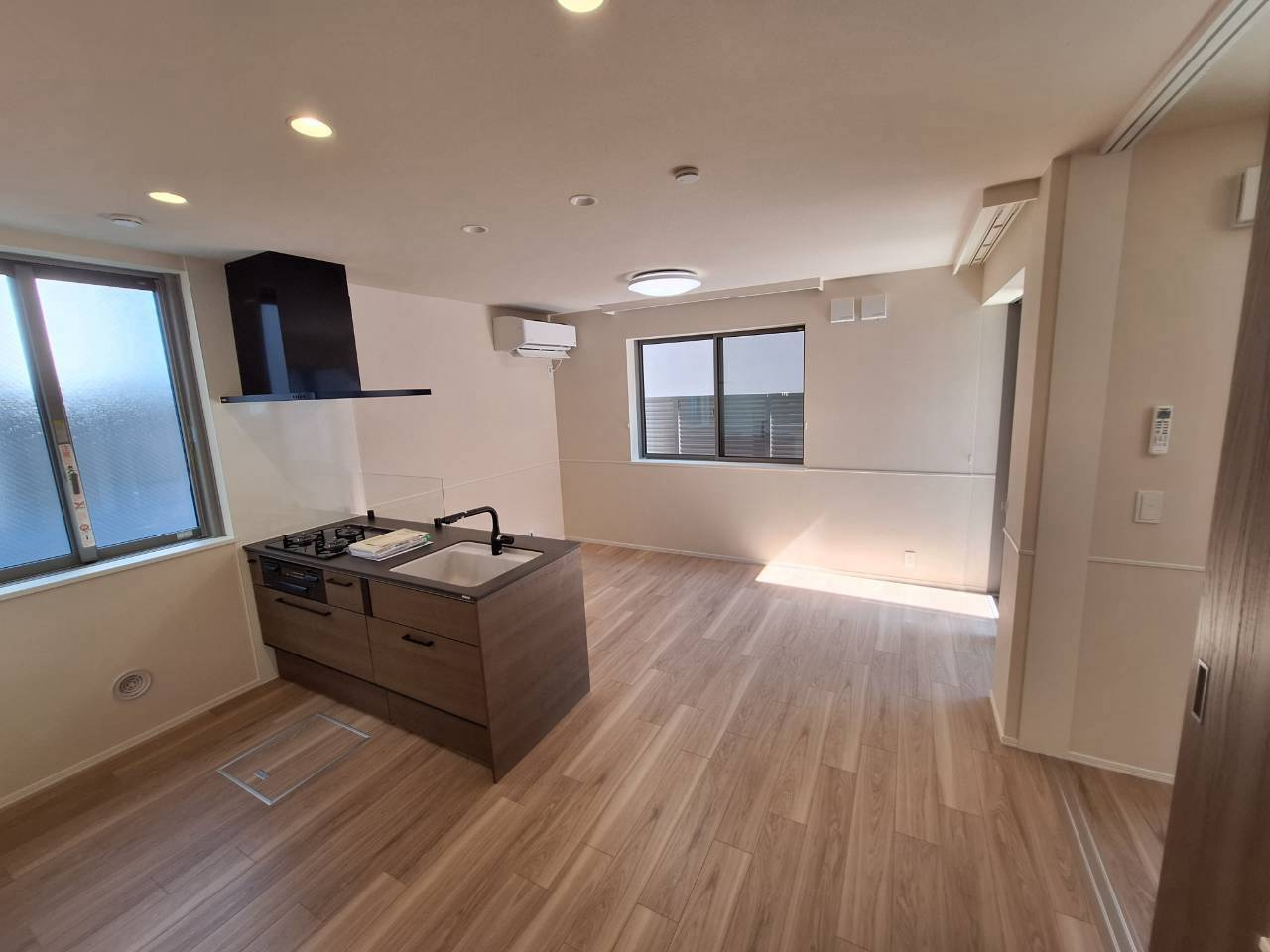 セーナ下馬の居間・リビング|★明るいフローリングの角部屋です★