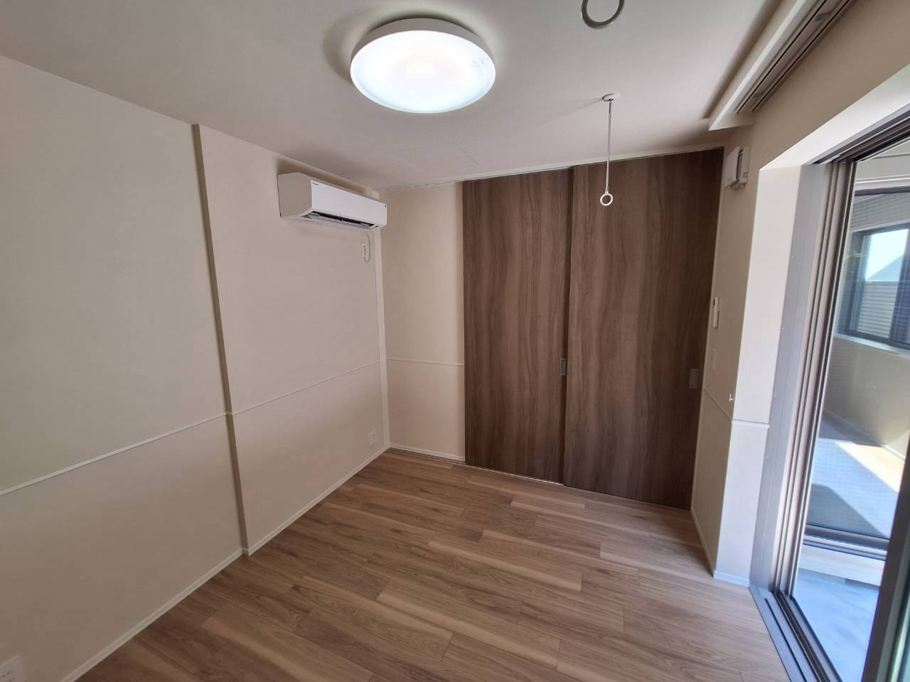 セーナ下馬の寝室|★明るいフローリングの角部屋です★