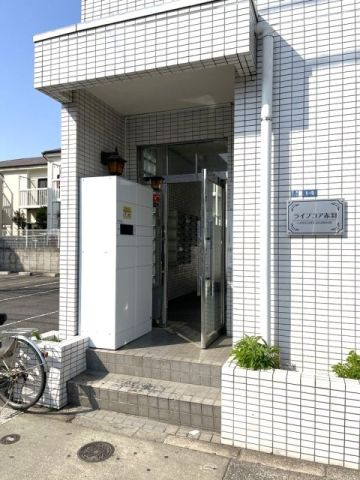 ライブコア赤羽のエントランス