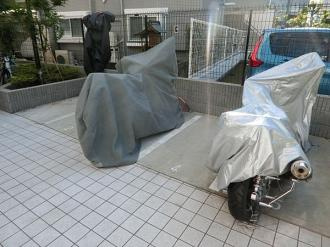 【駐車場】