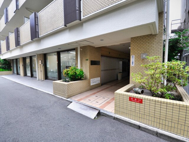 トーカンマンション東梅田のエントランス