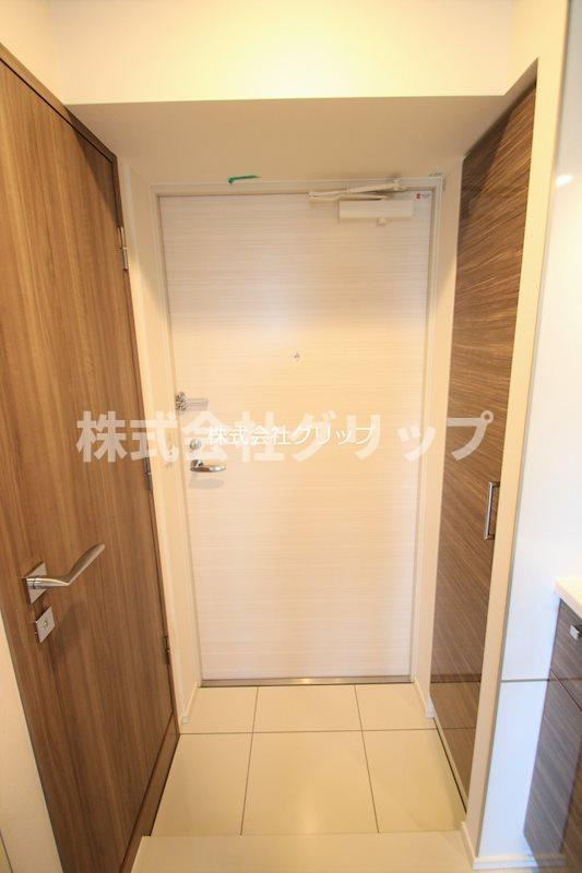 ガーラ・ステーション東神奈川の玄関
