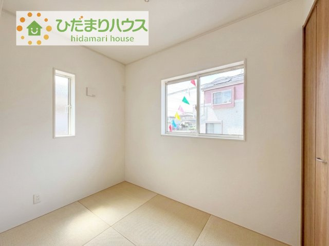 【和室】 | 土浦市都和第3　新築戸建 | 小さなお子さまのいる方におすすめ！リビング横の和室でお子様が遊んでる様子も確認できます(^^)/