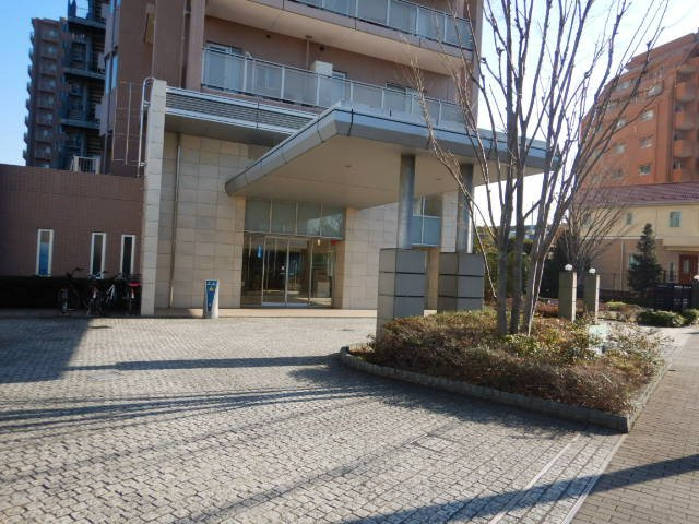 クリオレジダンス北赤羽のエントランス