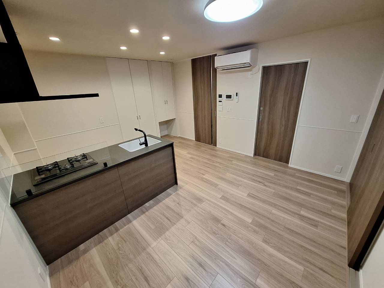セーナ下馬の居間・リビング|★明るいフローリングの角部屋です★
