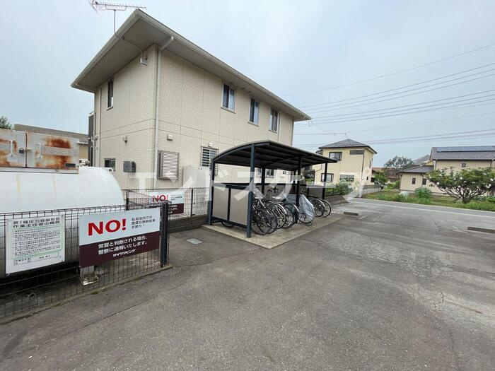 ヴィラ南雲Bの駐車場|高崎、前橋エリアのお部屋探しはエンドスケープまで！お客様の理想お聞かせ下さい♪