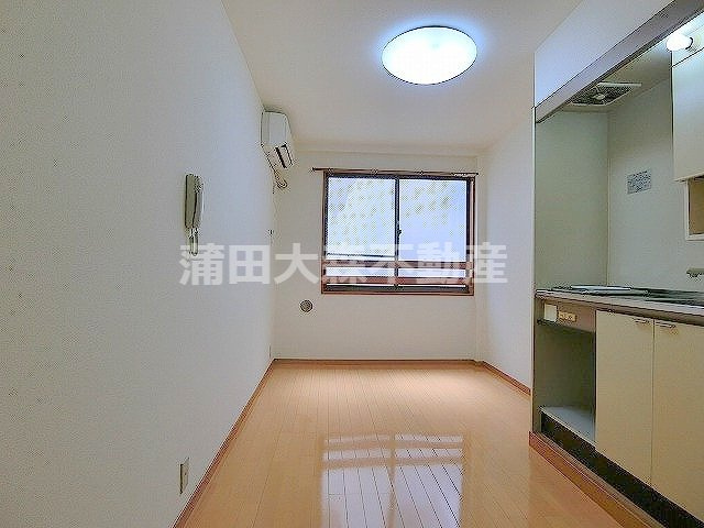 リック大森町の居間・リビング