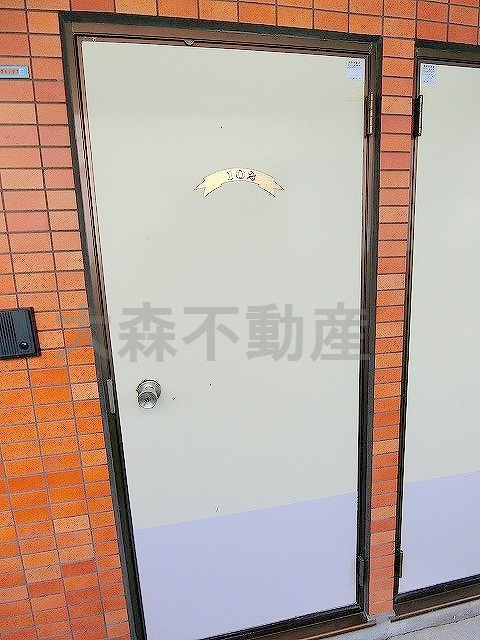 リック大森町の玄関