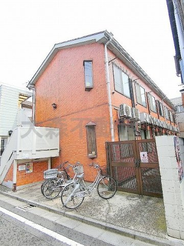 リック大森町の外観|1990年5月築　木造地上2階建て総戸数14戸
東京都大田区大森西5丁目　京急本線大森町駅近最寄り徒歩4分
