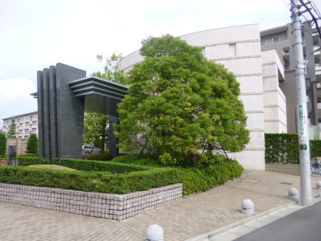 ザ・クレストリヴァシスの外観