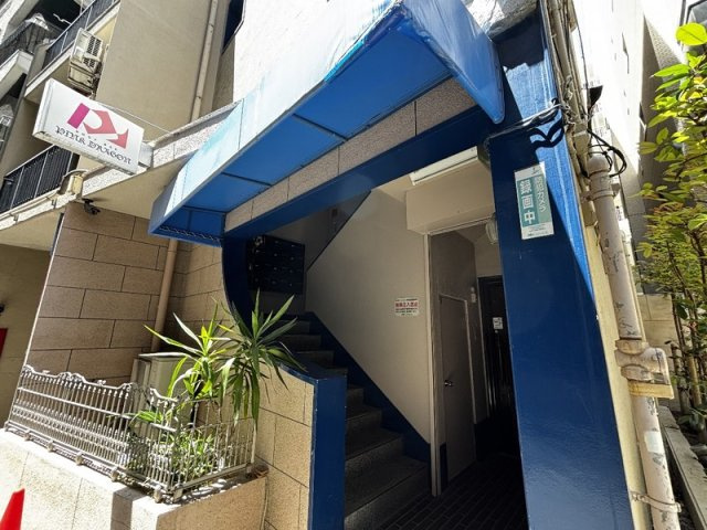 山海マンションのエントランス