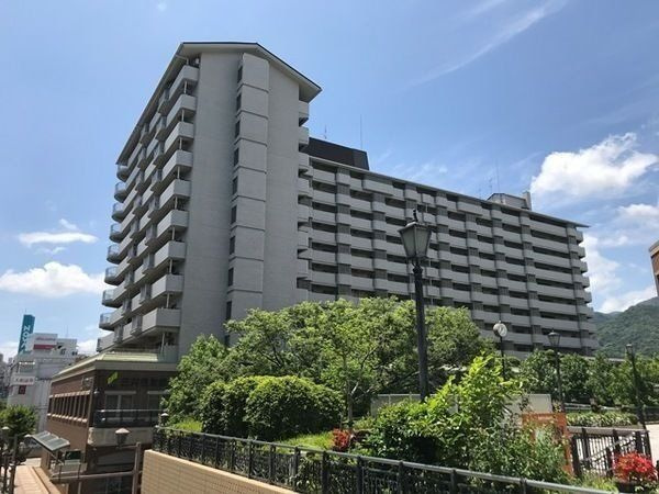ラポルテ西館の外観