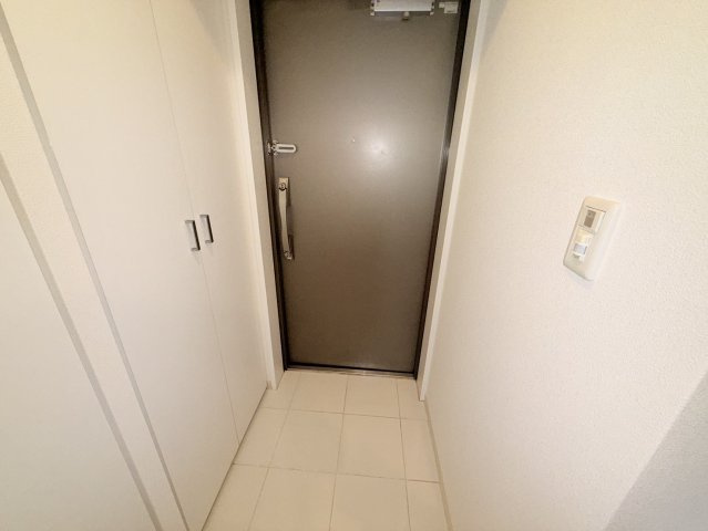 レジディア神戸磯上の玄関