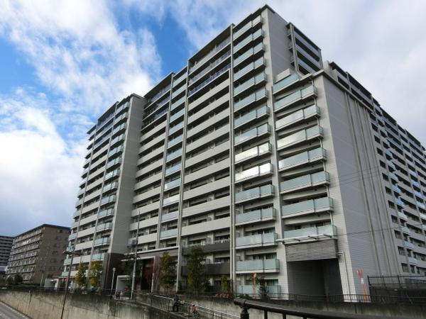 京都桂川つむぎの街ブライトスクエアの外観
