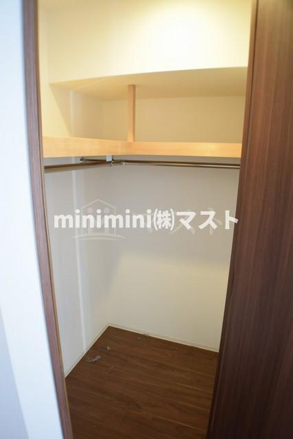 大阪市浪速区稲荷２丁目の賃貸マンションの収納