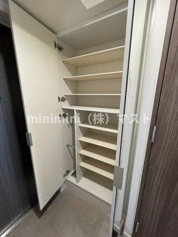 大阪市浪速区桜川４丁目の賃貸マンションの収納
