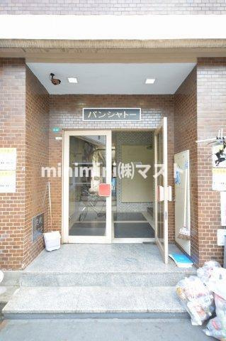 大阪市浪速区元町３丁目の賃貸マンションのエントランス