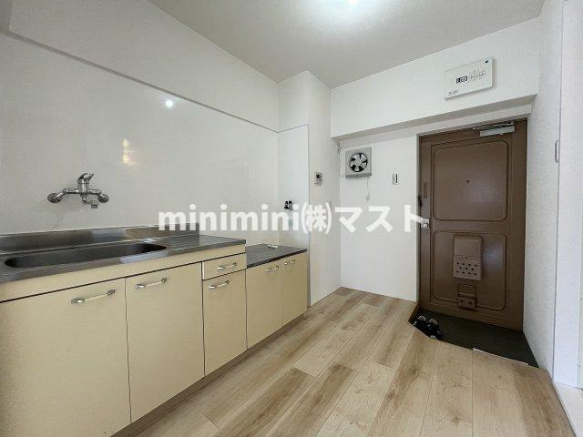 大阪市浪速区元町３丁目の賃貸マンションの居間・リビング
