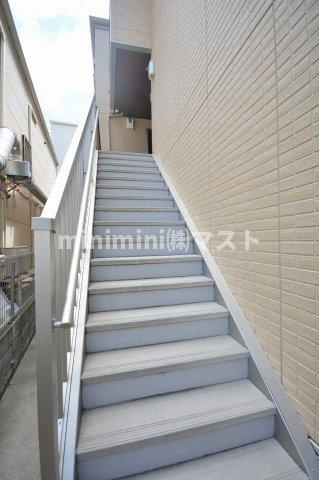 大阪市浪速区塩草２丁目のアパートのロビー