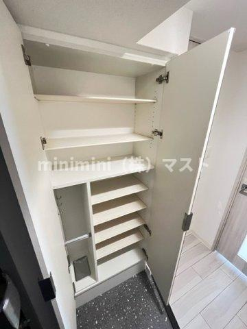 大阪市浪速区敷津西２丁目の賃貸マンションの収納