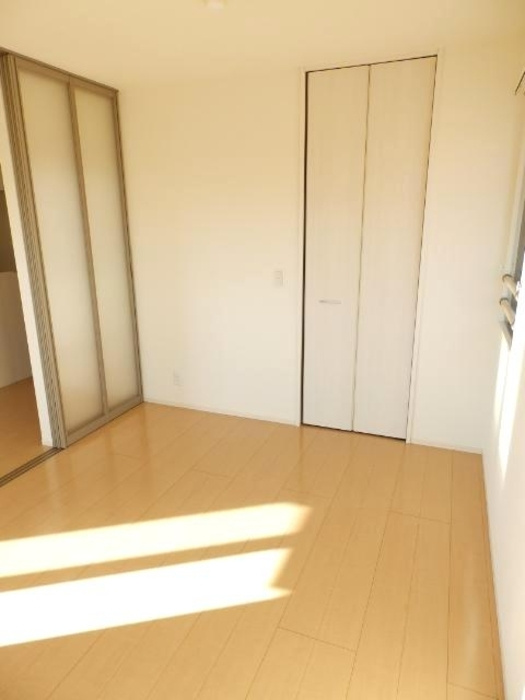 コモド伊勢崎Ⅱの洋室|６帖南洋室