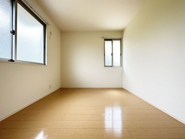 コモド伊勢崎Ⅱの洋室