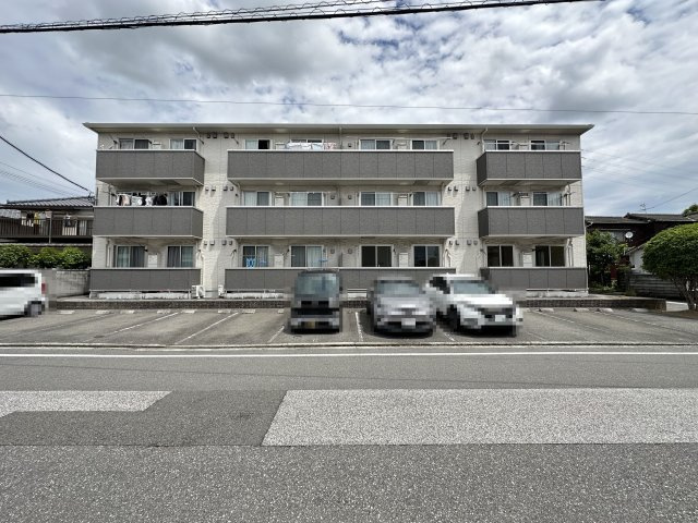 コモド伊勢崎Ⅱの駐車場
