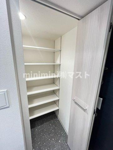 大阪市浪速区敷津西２丁目の賃貸マンションの収納