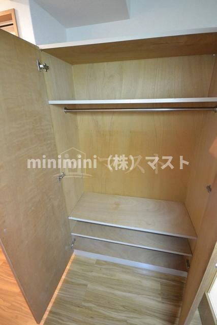 大阪市浪速区塩草３丁目の賃貸マンションの収納