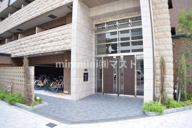 大阪市浪速区元町２丁目の賃貸マンションのエントランス