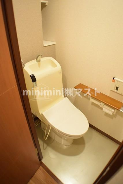大阪市浪速区桜川２丁目の賃貸マンションのトイレ