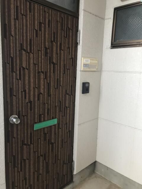 メゾン前原の玄関