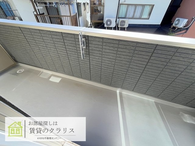 リベルテ四条梅津のバルコニー