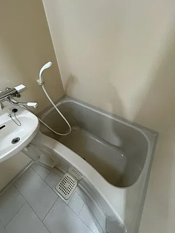 芦屋市船戸町のアパートの浴室