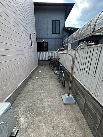 芦屋市船戸町のアパートの庭